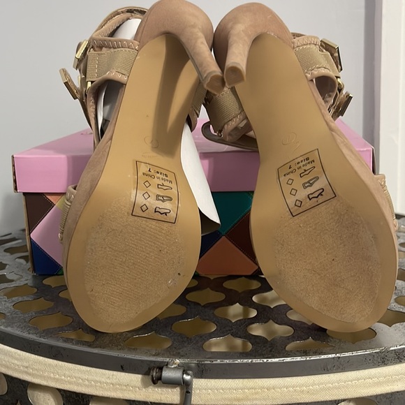 Show Repelica LA Keenan Women’s size 7 Heels 👠 - Picture 6 of 10
